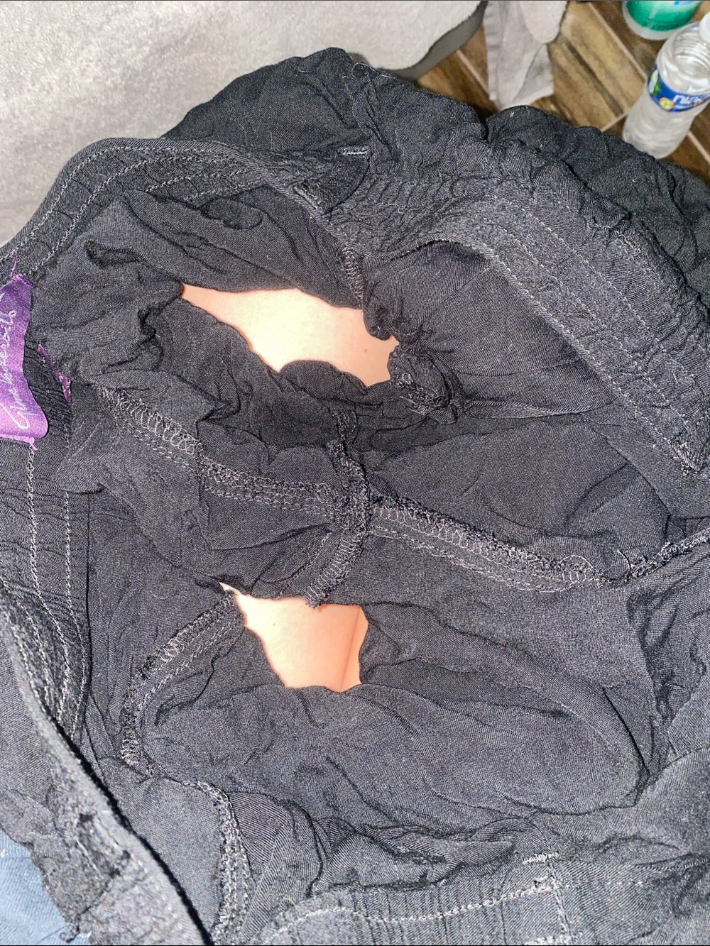 🪼Gloria Vanderbilt black shorts with tie! - Picture 6 of 8